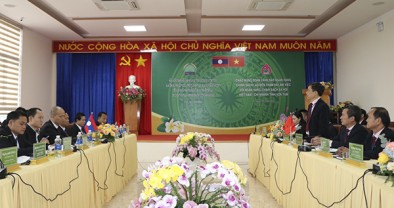 Ngân hàng Chính sách tỉnh Attapue thăm và làm việc tại chi nhánh NHCSXH tỉnh Kon Tum