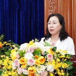 Phó Bí thư Thường trực Tỉnh ủy Đinh Thị Lụa chỉ đạo Hội nghị