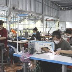 Nhiều lao động nữ có việc làm ổn định tại Cơ sở may gia công Phúc Hậu ở xã Tân Thuận Đông, TP Cao Lãnh