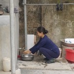 Gia đình bà Trịnh Thị Nga ở thôn 3, xã Liêm Chung, TP Phủ Lý phấn khởi được sử dụng nguồn nước sạch