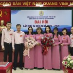 Các đại biểu chúc mừng Ban chấp hành Công đoàn bộ phận Hội sở chi nhánh NHCSXH TP Hà Nội, nhiệm kỳ 2023 - 2028