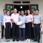 Công đoàn cơ sở NHCSXH tỉnh Thái Nguyên hỗ trợ gia đình nạn nhân tử vong vì mưa lũ