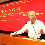 GS.TS Hoàng Chí Bảo - Chuyên viên cao cấp, nguyên Ủy viên Hội đồng lý luận Trung ương báo cáo chuyên đề tại hội nghị