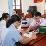 Nguồn vốn ưu đãi cho vay HSSV được chi nhánh NHCSXH tỉnh Hà Nam giải ngân ngay tại các Điểm giao dịch xã
