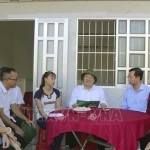 Đoàn khảo sát thực tế tại hộ vay vốn tín dụng chính sách trên địa bàn xã Thuận Hưng