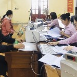 NHCSXH huyện Cẩm Xuyên giải ngân cho vay hộ nghèo và các đối tượng chính sách khác