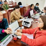 NHCSXH huyện Trùng Khánh giải ngân vốn tín dụng ưu đãi cho hộ nghèo tại xã Đoài Dương