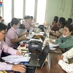 NHCSXH huyện Tư Nghĩa giải ngân các chương trình tín dụng ưu đãi cho các hộ vay vốn tại Điểm giao dịch xã Nghĩa Trung