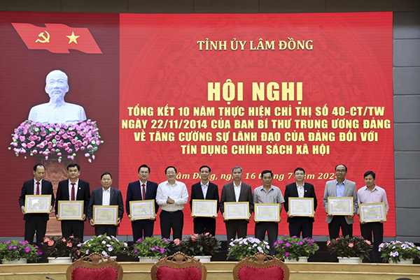 tin-dung-chinh-sach-xa-hoi-tru-do-hop-y-dang-long-dan-bai-1-20241214232717