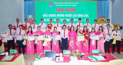 Biểu dương người lao động giỏi, lao động sáng tạo tại NHCSXH tỉnh Sóc Trăng