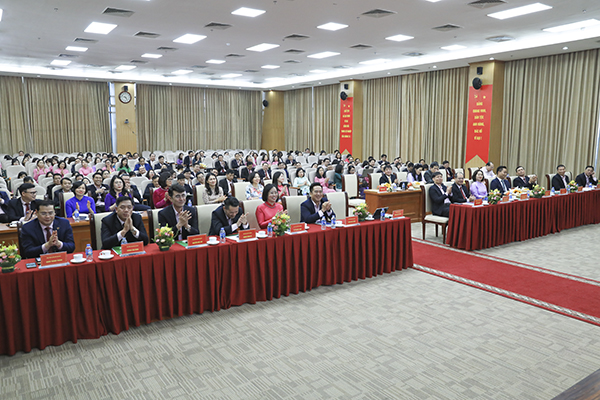 Các đại biểu dự hội nghị