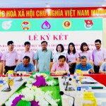 Các đại biểu kí kết văn bản liên tịch