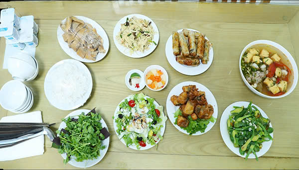 Bữa cơm công đoàn 2 Bữa cơm công đoàn 2