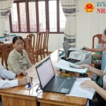 Phòng giao dịch NHCSXH Triệu Phong giải ngân vốn vay chương trình tín dụng cho người học ngành STEM cho  anh Hồ Sỹ Trình ở thôn 5, xã Triệu Phong