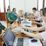 NHCSXH Hưng Yên giải ngân vốn vay tại điểm giao dịch ở xã Hồng Minh