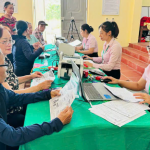 Chi nhánh NHCSXH tỉnh Bắc Ninh tang cường giải ngân ở các điểm giao dịch trong thời kỳ sáp nhập