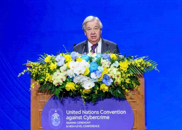 Tổng Thư ký Liên Hợp Quốc António Guterres phát biểu tại buổi lễ Tổng Thư ký Liên Hợp Quốc António Guterres phát biểu tại buổi lễ