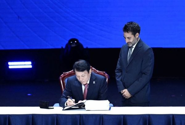 Bộ trưởng Bộ Công an Lương Tam Quang ký Công ước của Liên hợp quốc về Chống tội phạm mạng Bộ trưởng Bộ Công an Lương Tam Quang ký Công ước của Liên hợp quốc về Chống tội phạm mạng