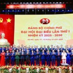 Tổng Bí thư Tô Lâm cùng các đồng chí lãnh đạo Đảng và Nhà nước với các đại biểu dự Đại hội đại biểu Đảng bộ Chính phủ lần thứ nhất