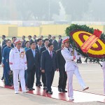 Đồng chí Phạm Minh Chính, Ủy viên Bộ Chính trị, Bí thư Đảng ủy Chính phủ, Thủ tướng Chính phủ, dẫn đầu Đoàn đại biểu dự Đại hội Đảng bộ Chính phủ lần thứ nhất, nhiệm kỳ 2025-2030 vào Lăng viếng Chủ tịch Hồ Chí Minh 
Ảnh: VGP/Nhật Bắc