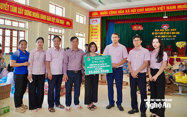 ngan-hang-csxh-ung-ho-nguoi-dan-xa-bij-anh-huong-do-mua-bao-so-10