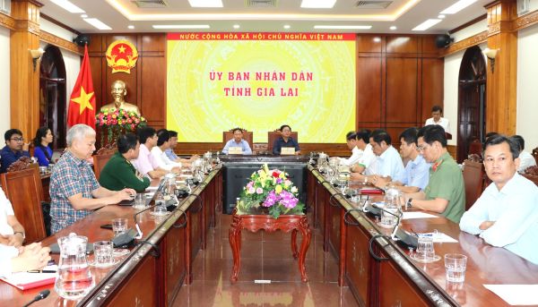 Quang cảnh buổi làm việc