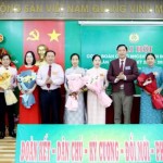 Các đại biểu chúc mừng BCH Công đoàn cơ sở NHCSXH tỉnh Đồng Nai nhiệm kỳ 2025 - 2030