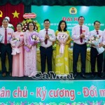 Các đại biểu chúc mừng BCH Công đoàn cơ sở NHCSXH tỉnh Cà Mau nhiệm kỳ 2025 - 2030