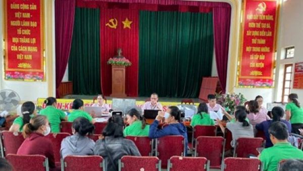 Các điểm giao dịch của Phòng giao dịch NHCSXH Diễn Châu tích cực phục vụ nhân dân vay vốn ưu đãi thuận lợi