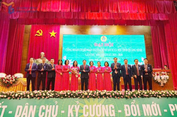 BCH Công đoàn cơ sở NHCSXH tỉnh Quảng Ninh lần thứ VIII, nhiệm kỳ 2025 - 2030 ra mắt. BCH Công đoàn cơ sở NHCSXH tỉnh Quảng Ninh lần thứ VIII, nhiệm kỳ 2025 - 2030 ra mắt.