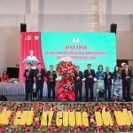 Đảng uỷ NHCSXHTW, Ban điều hành, Công đoàn NHCSXH nhận lãng hoa chúc mừng của Thống đốc NHNN Việt Nam Nguyễn Thị Hồng - Chủ tịch HĐQT NHCSXH