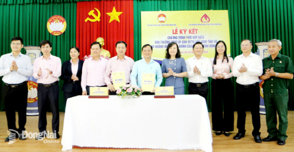 Các đại biểu tại lễ ký kết phối hợp Các đại biểu tại lễ ký kết phối hợp