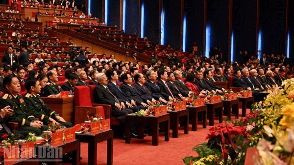 Các đồng chí lãnh đạo Đảng, Nhà nước tham dự Đại hội