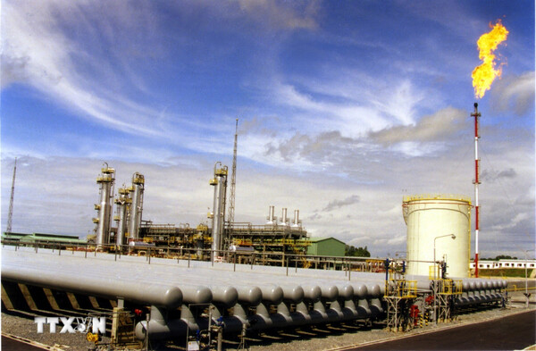 nha-may-khi-hoa-long-dinh-co (1)