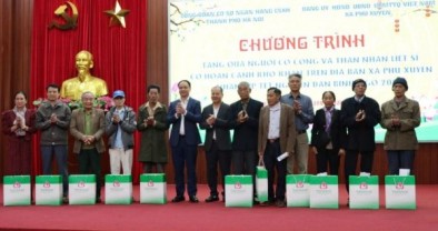 Những cán bộ “áo hồng” thủ đô với chương trình “Xuân yêu thương - Tết sẻ chia”