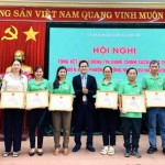 Các tập thể, cá nhân được biểu dương, khen thưởng nhờ có thành tích tiêu biểu trong tổ chức thực hiện tín dụng chính sách xã hội