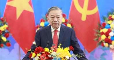 Bài viết của Tổng Bí thư Tô Lâm: VỮNG BƯỚC DƯỚI CỜ ĐẢNG