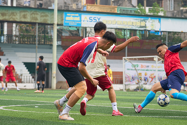 A BONG (677) A BONG (677)