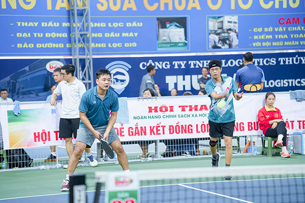 B PIC (82) B PIC (82)