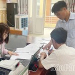 Phòng giao dịch NHCSXH Lập Thạch rà soát, hoàn thiện hồ sơ cho các trường hợp vay vốn theo Quyết định số 22