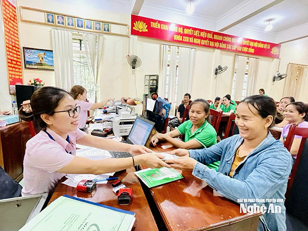 bna_giai-ngan-tai-diem-giao-dich-xa-chau-khe-con-cuong