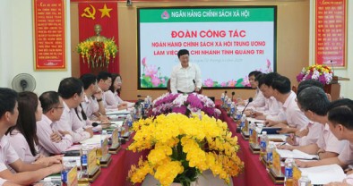 Đoàn công tác NHCSXH Trung ương làm việc với chi nhánh NHCSXH tỉnh Quảng Trị