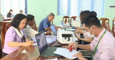 Giải quyết việc làm, bảo đảm an sinh xã hội