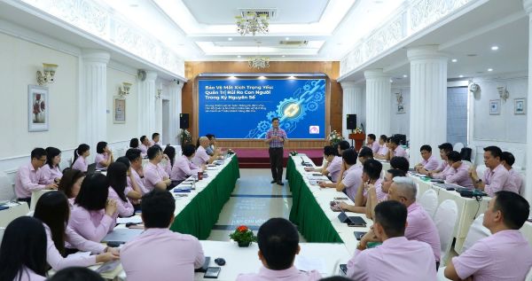 Các học viên tham gia tập huấn với nội dung an toàn thông tin trong kỷ nguyên chuyển đổi số và trí tuệ nhân tạo