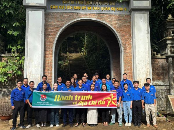 Hành trình về nguồn của tuổi trẻ NHCSXH TP Đà Nẵng Hành trình về nguồn của tuổi trẻ NHCSXH TP Đà Nẵng